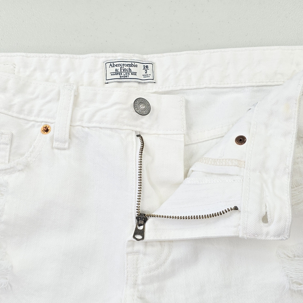 Abercrombie & Fitch Harper Low Rise Distressed White Denim Fringed Shorts 26/2 - Picture 7 of 12